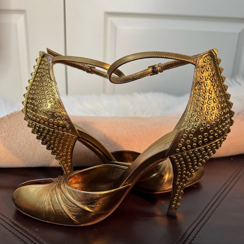AUTH Gucci Metalic Gold Marmont 
Size EU 37.5/ US 7.5 - Picture 4 of 14